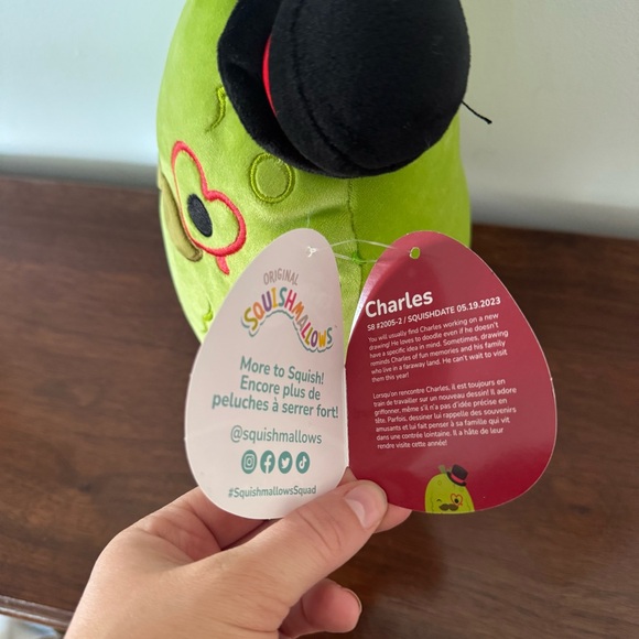 NWT Squishmallows 8" Charles the Pickle with Heart Monocle - Picture 3 of 6